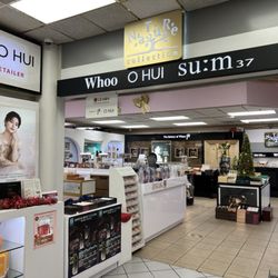 GiGi’s Cosmetics Boutique