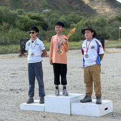 V Archery Fencing - Silas broke U13 recurve State recor and Won his outdoor Olympic Bronze, silver and Gold pins ！ congratulations