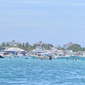 Cruise Palm Beach - Gorgeous water and beach goers near peanut Island. - Boat Tours Near Me - Riviera Beach, Florida Cruise Palm Beach - Gorgeous water and beach goers near peanut Island. - Boat Tours Near Me - Riviera Beach, Florida