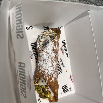 Signora Pizza - Cannoli- crispy and soft at the same time - Food Trucks Near Me - Las Vegas, Nevada