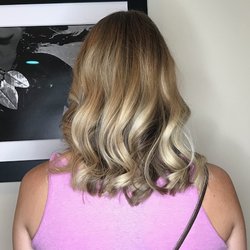 Blondie's Hair Studio & Spa - Cool blonde highlights