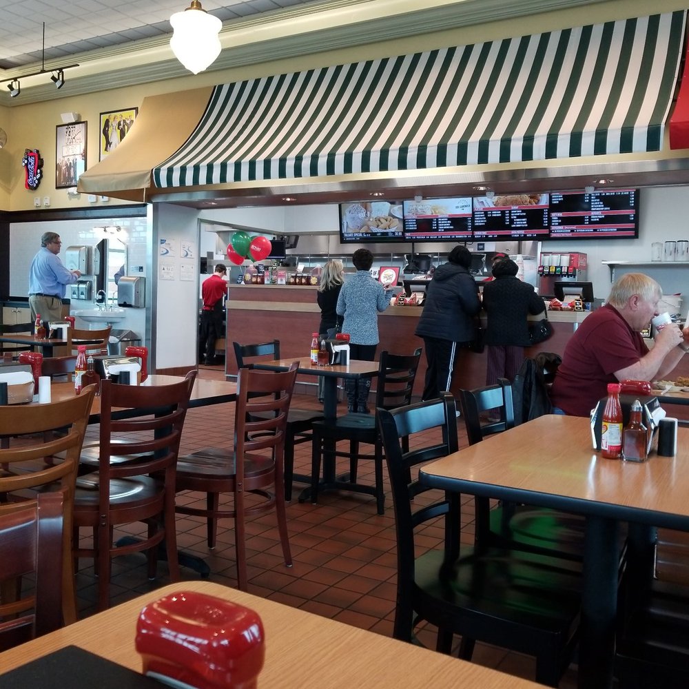 ws the inside of the restaurant