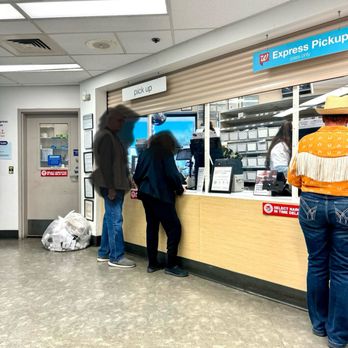 Walgreens - people standing in line at the check - in counter - Drugstores Near Me - Las Vegas, Nevada Walgreens - people standing in line at the check - in counter - Drugstores Near Me - Las Vegas, Nevada