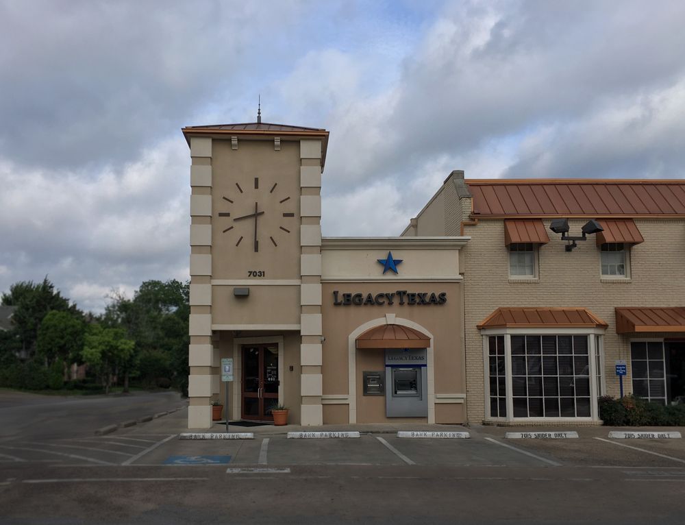 PROSPERITY BANK PARK CITIES 7031 Snider Plz, Dallas, Texas Banks