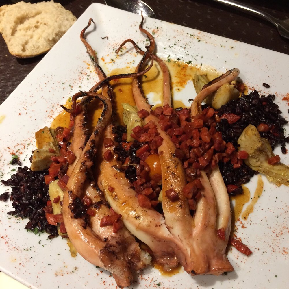 Le Jeroboam - Poulpe grillé, jus infusé au chorizo - French Near Me - Paris, 75