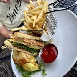 Live Oak Gastropub