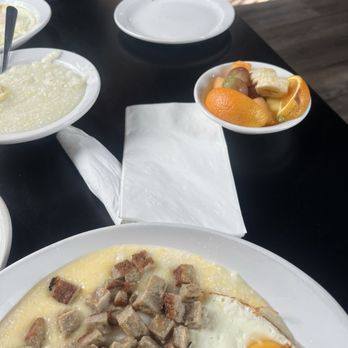Michael’s Family Restaurant - Breakfast & Brunch Near Me - Milwaukee, Wisconsin