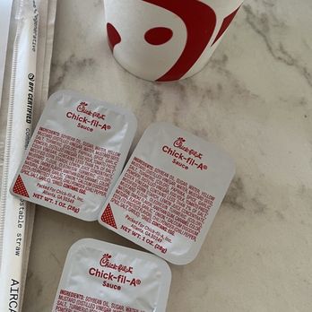 Chick-fil-A - Chick-fil-A sauce and lemonade - Chicken Shop Near Me - Honolulu, Hawaii