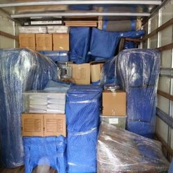 We Are Moving - That's how they stocked their truck