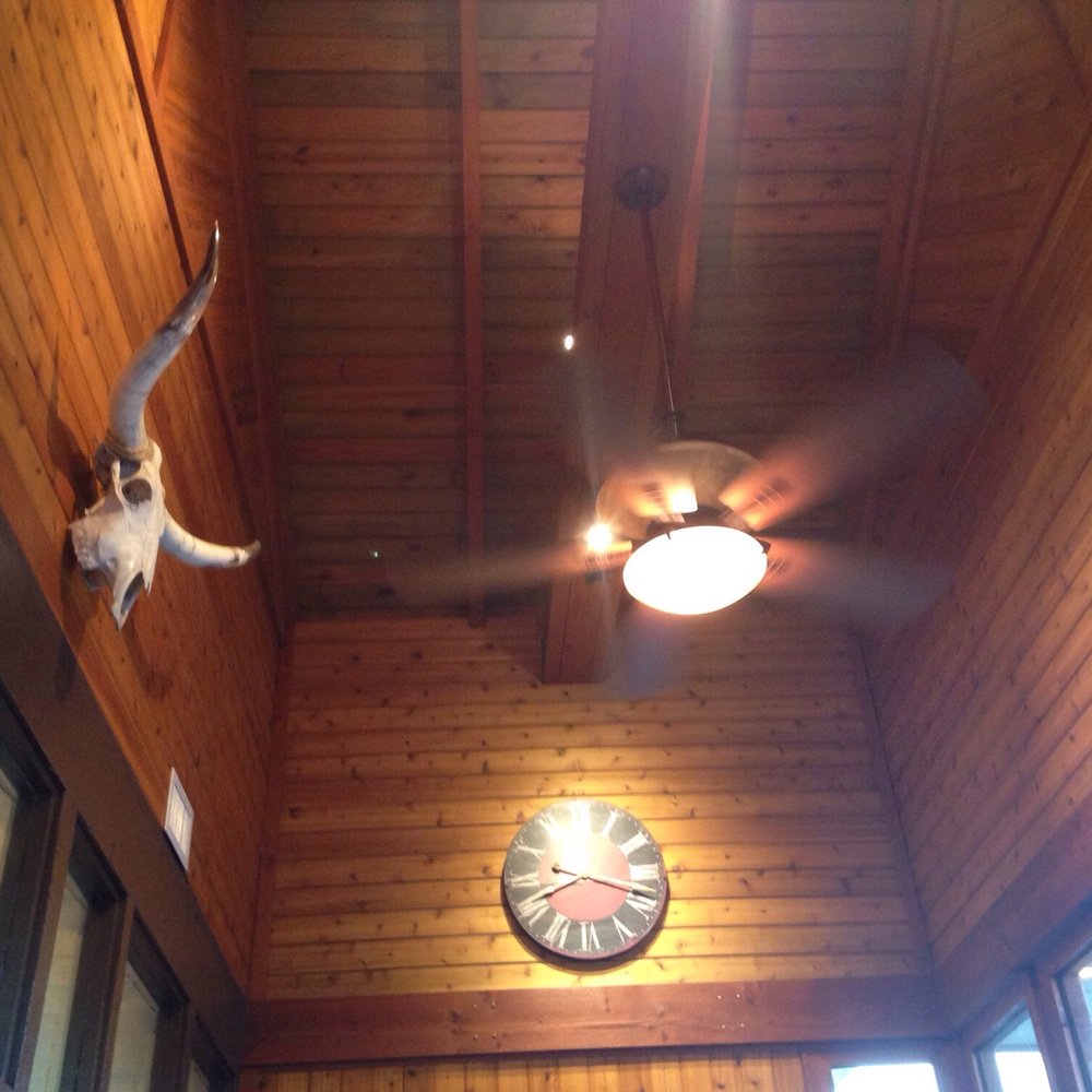 Western Sizzlin - a ceiling fan and a clock - New American Near Me - Athens, Tennessee Western Sizzlin - a ceiling fan and a clock - New American Near Me - Athens, Tennessee