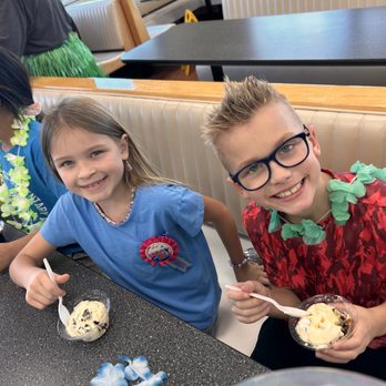 Braum's Ice Cream & Dairy Stores - Ice Cream & Frozen Yogurt Near Me - Broken Arrow, Oklahoma Braum's Ice Cream & Dairy Stores - Ice Cream & Frozen Yogurt Near Me - Broken Arrow, Oklahoma