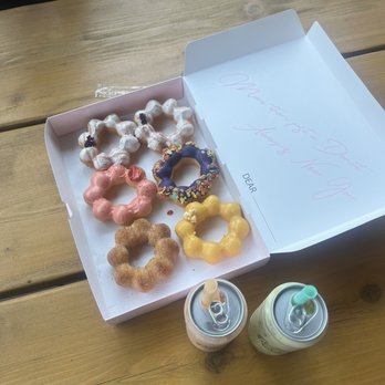 Mochinut - Seattle - 1/2 Dozen Premium Mochi Donuts - Donuts Near Me - Seattle, Washington
