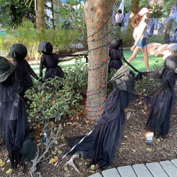 Putt'n Around - They go all out at the holidays - Mini Golf Near Me - Delray Beach, Florida Putt'n Around - They go all out at the holidays - Mini Golf Near Me - Delray Beach, Florida