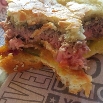 Fuddruckers - Not good - Burgers Near Me - Great Falls, Montana