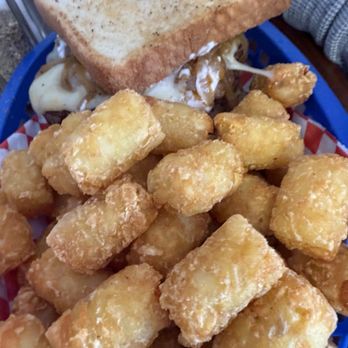 Everybody Loves Raymonds - Patti melt and fries - Tacos Near Me - San Antonio, Texas
