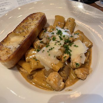 Moxies Square One Restaurant - Rigatoni pasta - Canadian (New) Near Me - Mississauga, Ontario Moxies Square One Restaurant - Rigatoni pasta - Canadian (New) Near Me - Mississauga, Ontario