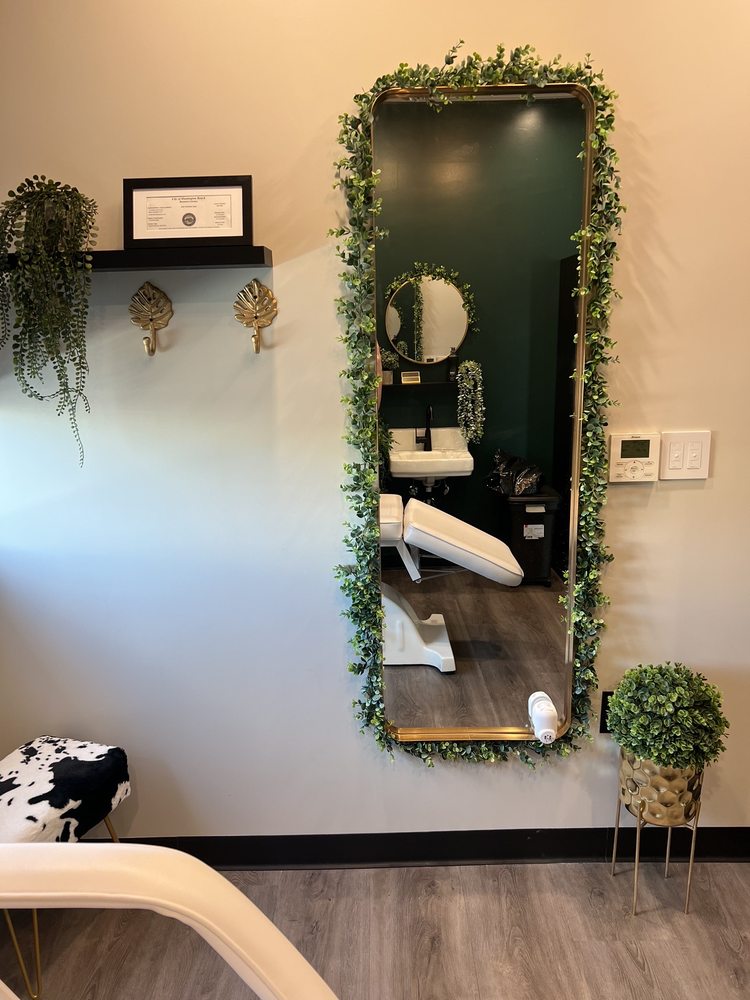 Taylor’d Esthetics Logo