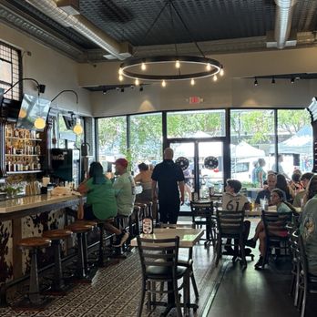 Crust & Craft - Pizza Near Me - Greenville, South Carolina