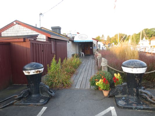 Arundel Wharf - Seafood - Cocktail Bar - Craft Beer by null