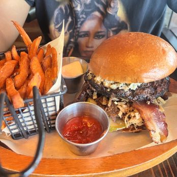 Blasteran - Cowboy BBQ Burger - Asian Fusion Near Me - Culver City, California
