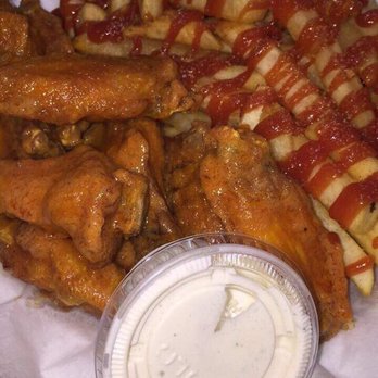 Chuck's Cafe - 10 piece combo with fries - Chicken Wings Near Me - Hamilton Township, New Jersey