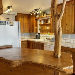 Sierra Mountain Lodge - Yosemite - Sierra Suite has a full but simple kitchen with gas stove, full size fridge, dishwasher, toaster, coffee maker & microwave.