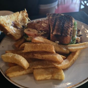 Astor’s Table - Chicken sandwich - Breakfast & Brunch Near Me - Katy, Texas