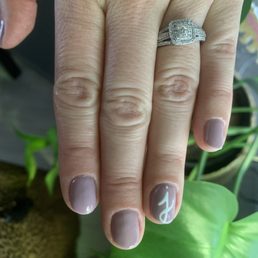 Gel mani with the letter j. So cute! Gel mani with the letter j. So cute!