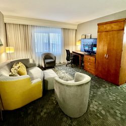 Courtyard by Marriott Hamilton