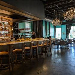 Elle Restaurant & Lounge