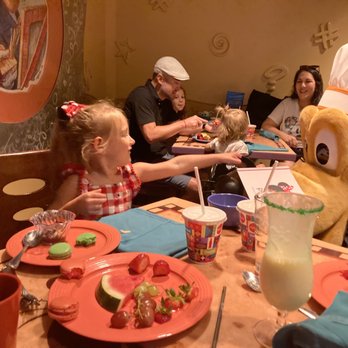Goofy's Kitchen - American Near Me - Anaheim, California