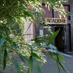 Academy - Unser Eingang, zu einem tollen Hinterhof Loft
