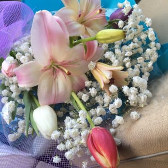 Kimm's Flower Basket - My mish mash bouquet the floral shop owner put together for me so beautifully. - Florists Near Me - Sunnyvale, California Kimm's Flower Basket - My mish mash bouquet the floral shop owner put together for me so beautifully. - Florists Near Me - Sunnyvale, California