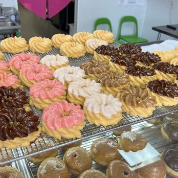 LV Donuts - Keeping it fancy - Donuts Near Me - Las Vegas, Nevada LV Donuts - Keeping it fancy - Donuts Near Me - Las Vegas, Nevada