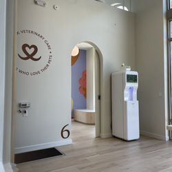 Petfolk Veterinary & Urgent Care - Lake Mary - Inside