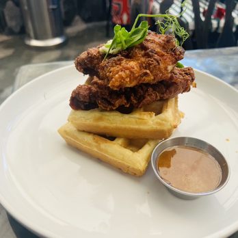 Rose's Garden Bar - Chicken & Waffles - Burgers Near Me - Calabasas, California