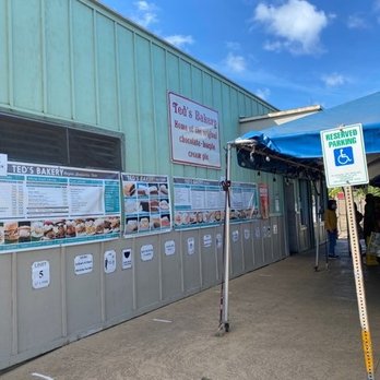 Ted's Bakery - Outside - Bakeries Near Me - Haleiwa, Hawaii