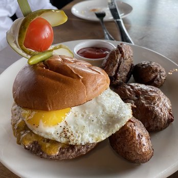 The Lakefront Restaurant - Brunch burger - Breakfast & Brunch Near Me - Chicago, Illinois The Lakefront Restaurant - Brunch burger - Breakfast & Brunch Near Me - Chicago, Illinois