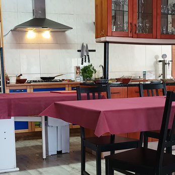 Me Gusta Comer - The chef's studio - Spanish Near Me - Rionegro del Puente, ZA