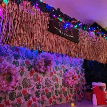 Sippin Santa - a tiki hut decorated with lights - Cocktail Bars Near Me - Pittsburgh, Pennsylvania Sippin Santa - a tiki hut decorated with lights - Cocktail Bars Near Me - Pittsburgh, Pennsylvania