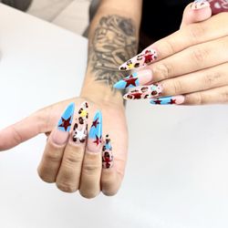 Spotlight Lashes & Nails
