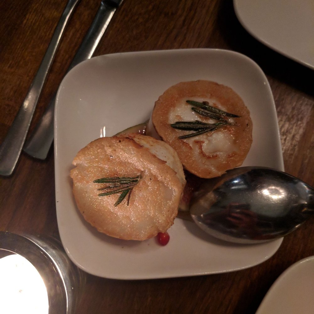 La Chance - Baked goat cheese with fig and pomegranate - Bistros Near Me - Hamburg, HH La Chance - Baked goat cheese with fig and pomegranate - Bistros Near Me - Hamburg, HH