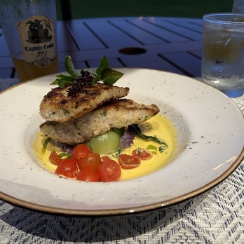 Hualani's - It might look nice, but the flavors were meh. Mahi-Mahi smelled fishy, which is unusual. - Hawaiian Near Me - Lihue, Hawaii