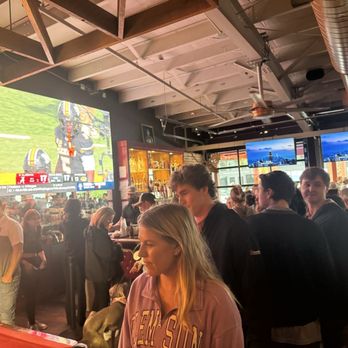 Red Palm Tavern - Football on the big screen - Sports Bars Near Me - Charleston, South Carolina Red Palm Tavern - Football on the big screen - Sports Bars Near Me - Charleston, South Carolina