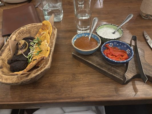 The Heritage Table by null