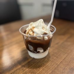 Scoops & More - Chocolate Chip Cookie Sundae