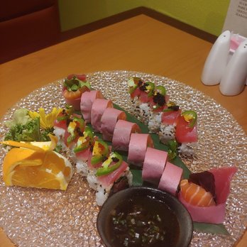 Baiyoke Thai Bistro - Middle- healthy roll. - Thai Near Me - Venice, Florida