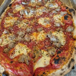 Lombardi Pizza