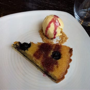 Bread Street Kitchen - Blueberry Cake With Icecream - British Near Me - London, XGL