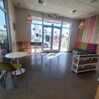 Jamba - Seating area - Juice Bars & Smoothies Near Me - Las Vegas, Nevada